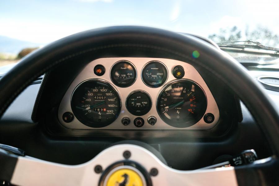 Панель приборов Ferrari 308 GTB Acciao 1976 года  (NA) (фото 18 из 40)